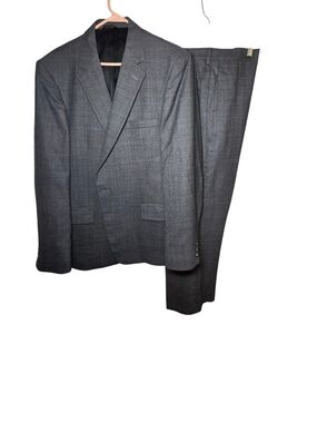 Vintage Botany 500 Berry-Burk Gray Plaid Wool 2pc Suit